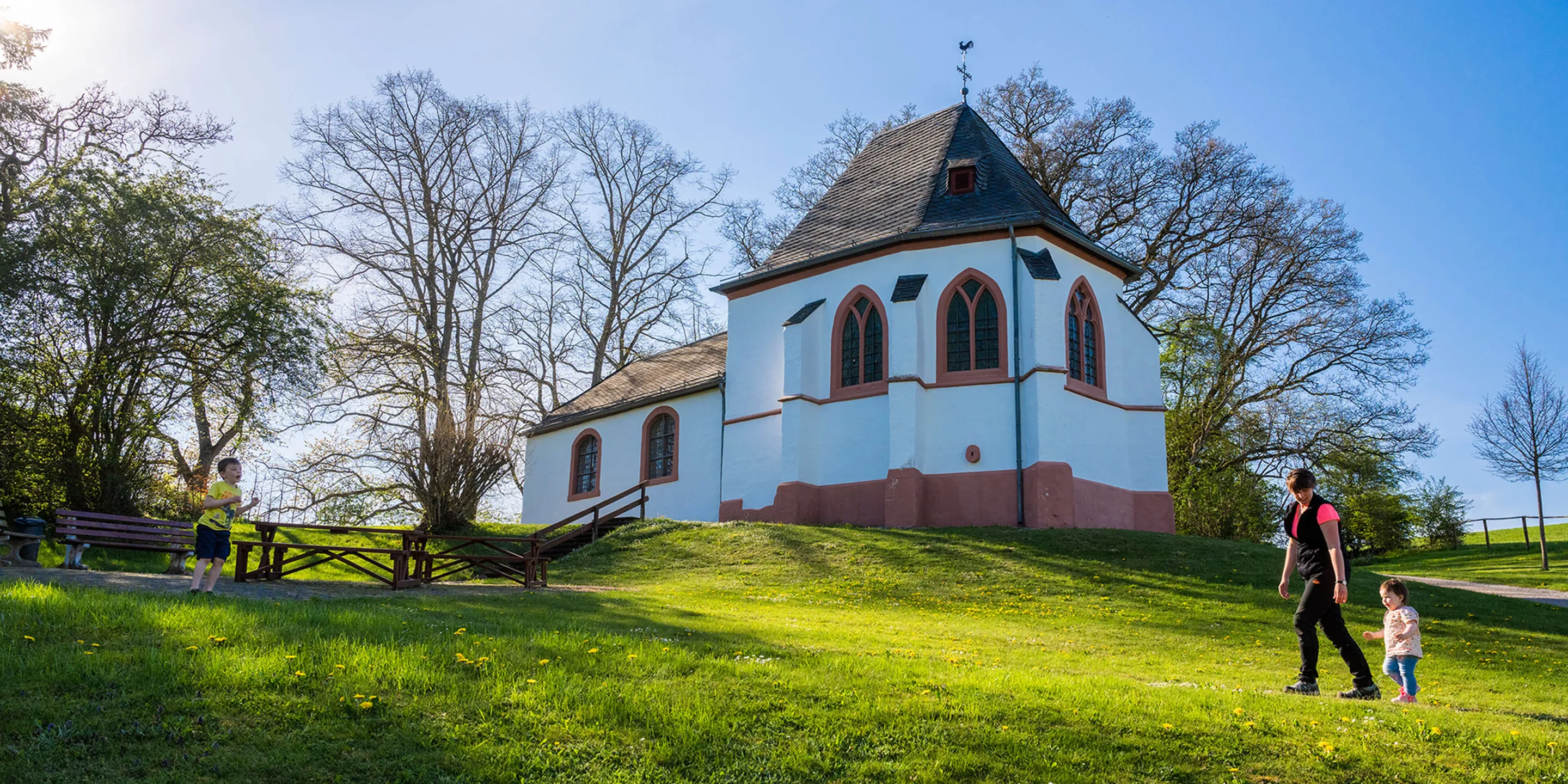 Ahekapelle mit Familie.